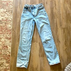 Gently used Abercrombie & Fitch The 90s Straight Ultra High Rise Vintage Jeans